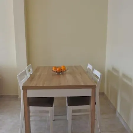 Apartment In The Center Of With Terrace *